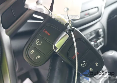 2019 Jeep Cherokee Latitude Plus 4X4 z USA, uszkodzony, nr VIN 1C4PJMLB4KD139544